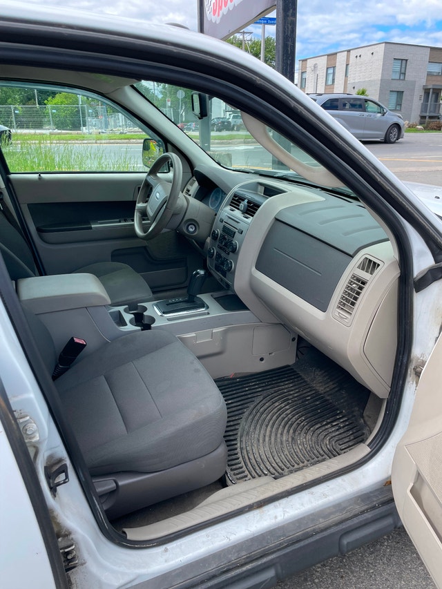 2010 Ford Escape XLT 3L, AWD — photo 3