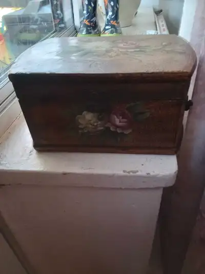 vintage box with lining, View more