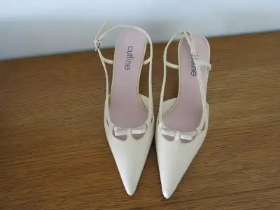 High-heeled SHOES / PUMPS by OUTLINE, color bone, brand new, View more