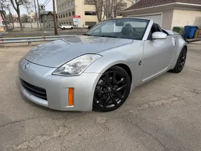 2006 Nissan 350Z Roadster 86,000 miles (139,000 km) 6 spd manual New tires New battery Runs and driv...