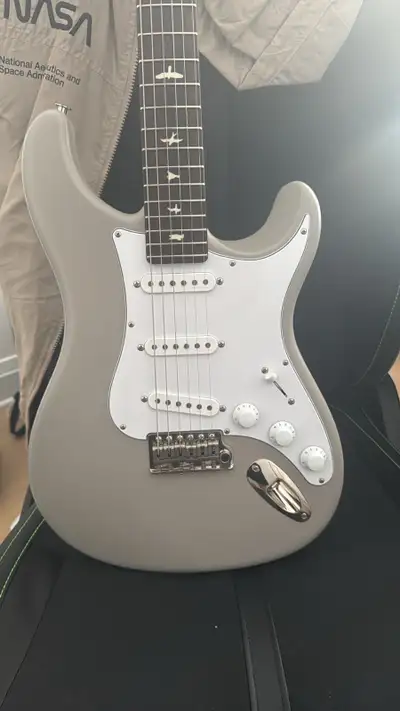 Silver Sky Moc Sand Mint 2024 Guitar, View more