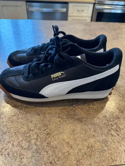 Espadrilles PUMA comme neuf , View more