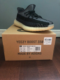 Yeezy 350 V2 Asriel/Carbon size 10.5