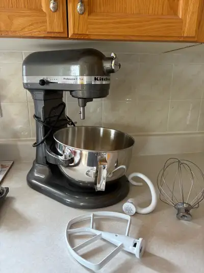 Kitchen Aid - Pro 5 Plus 5 Quart Bowl-Lift Stand Mixer, View more