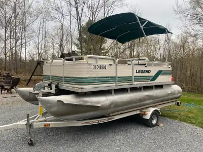 BOATIING SEASON IS HERE!!! 2001 18’ Legend pontoon boat with 30 hp mercury. Motor is oil injected wi...