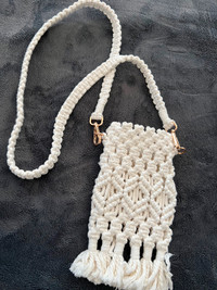 Brand new, hand crocheted side purse (body purse)!