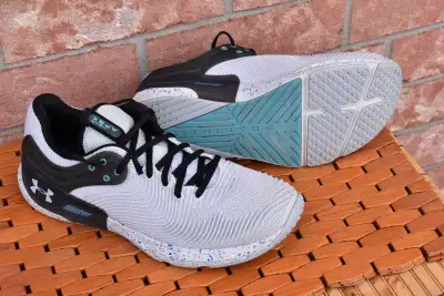 Under Armour HOVR Apex 2 Running Training Shoes – Men’s US 10, View more