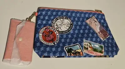 Brand new, cute travel pouch by Estee Lauder Pick up in Ajax, please. Thank you!