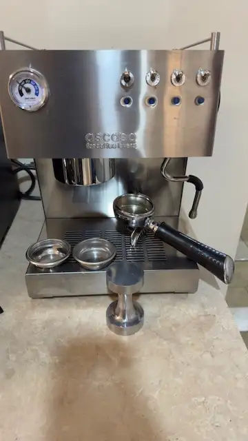 Ascaso Steel Uno Professional espresso/coffee/cappucino/latte maker in very good condition. It inclu...