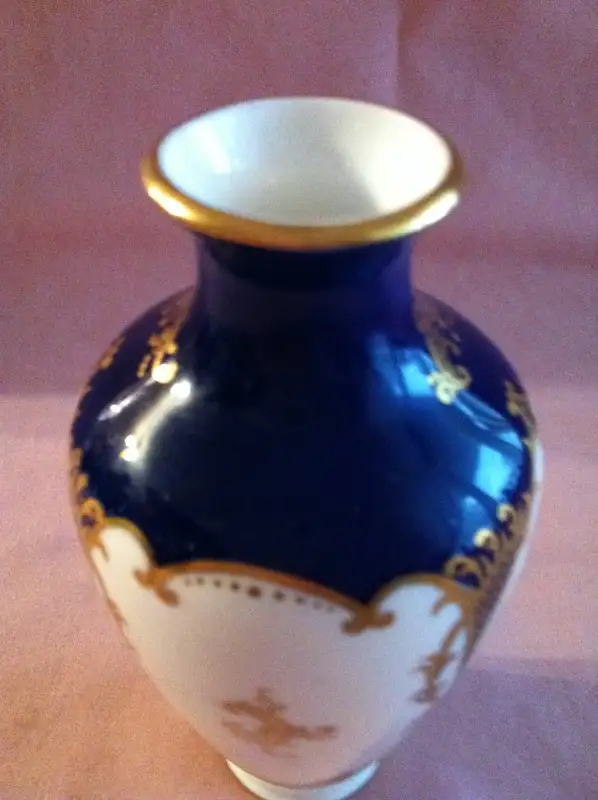ANTIQUE COALPORT VASE in Arts & Collectibles in Barrie - Image 6