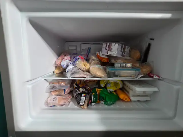 Frigo à vendre in Refrigerators in Sherbrooke - Image 5