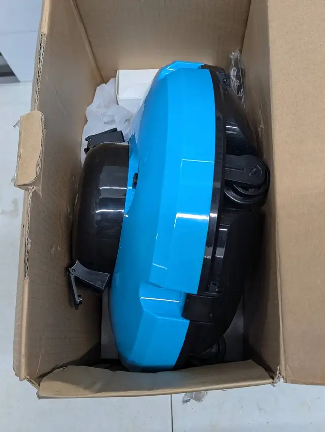 Vltond Cordless Robotic Pool Vacuum in Hot Tubs & Pools in City of Toronto - Image 5