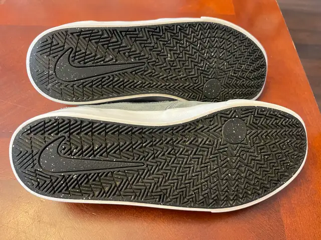 Men’s Nike SB Charge skate shoes - size 8.5 in Men's Shoes in Oshawa / Durham Region - Image 5