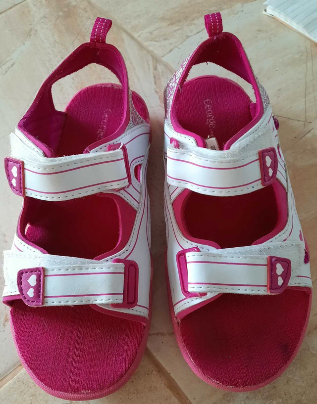 Girls Size 2 Sandals in new condition  in Kids & Youth in Kingston