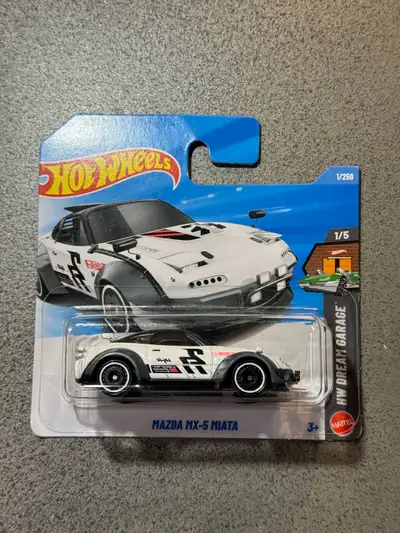 Short card Hot Wheels Mazda Miata mx5 white , View more