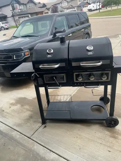 Propane/charcoal BBQ Duo, View more