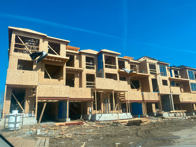 Carpenter job in Construction & Trades in Barrie