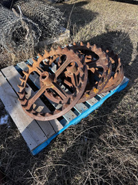 Cast iron packer wheels