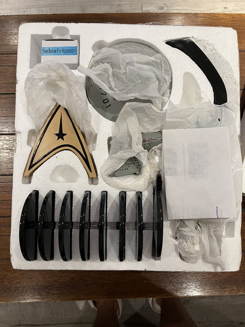 Hawthorne Village USS Enterprise Statue Stand. Arts & Collectibles