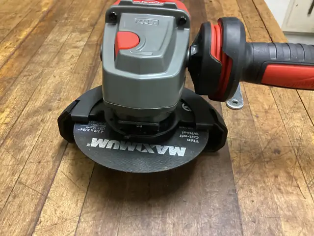 MILWAUKEE M18 FUEL BRUSHLESS RAPID STOP 4 1/2”-5” PADDLE GRINDER in Power Tools in Barrie - Image 3