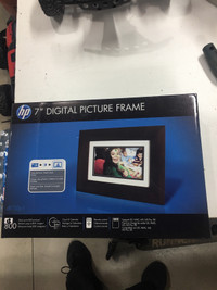 Digital picture frame 