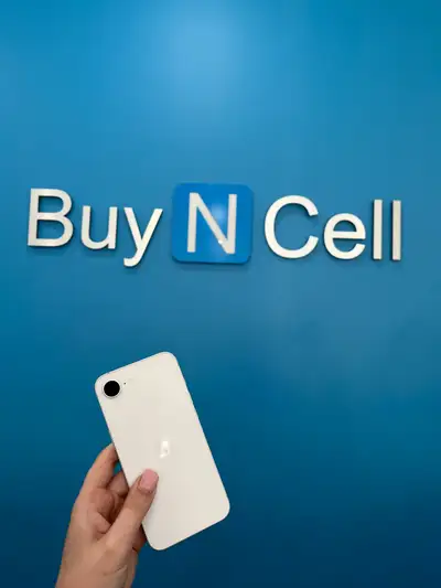 Like new Condition IPhone 16e White 128GB $700, View more