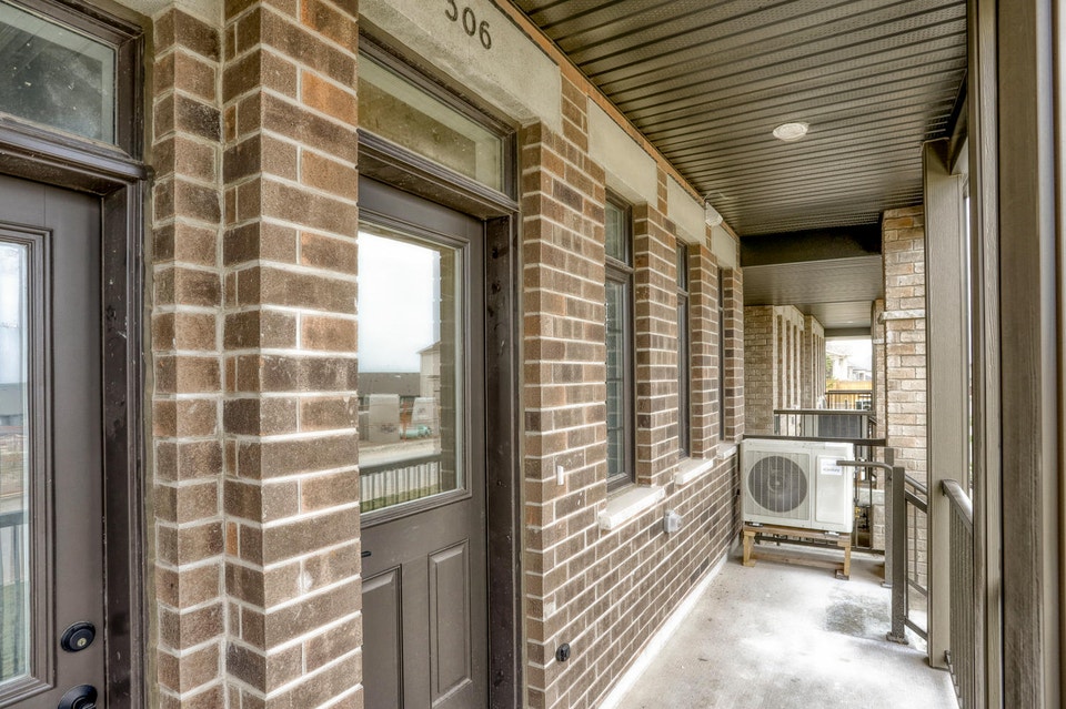 2 BED + 2.5 BATH Luxury Two-Storey Townhome in Guelph 4
