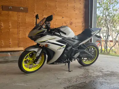 2018 R3-ABS (Need to give the bike a quick wash will update photos tomorrow). Selling to upgrade. Th...