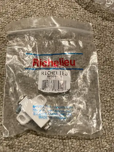 Selling a sealed bag of 10 Richelieu Single Automatic Magnetic Latches, model BP5095630, perfect for...