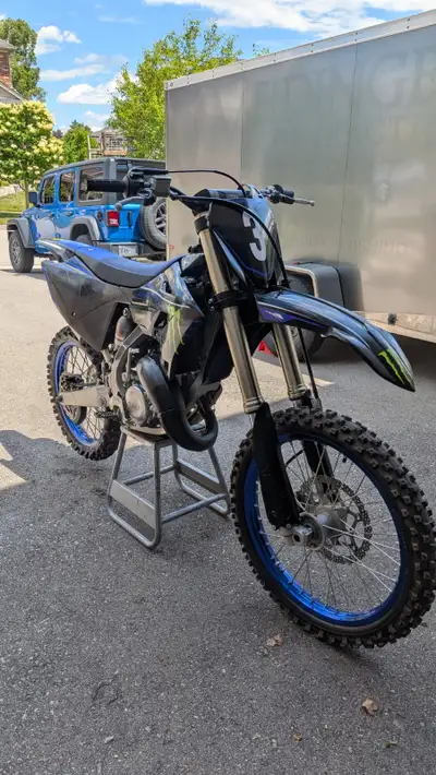 Selling my 2022 Yamaha YZ125 Monster edition. Its a powerful and light bike for motocross or ripping...