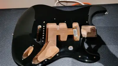 Hendrix stratocaster body MiM  LT trade for a white blonde body, View more