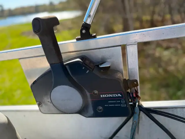 Ponton Admiral 20 pieds moteur Honda in Powerboats & Motorboats in Sherbrooke - Image 8