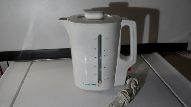Electric Kettle, Great condition in Other in St. Catharines - Image 3