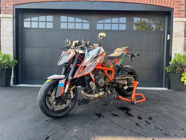 KTM 1290 Super Duke R 2020 in Sport Bikes in Sherbrooke - Image 5