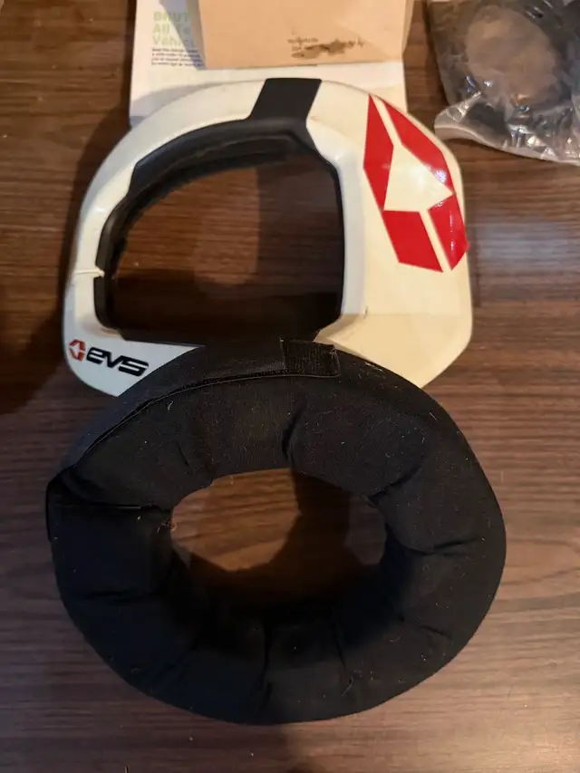 EVS neck brace in Dirt Bikes & Motocross in Sault Ste. Marie - Image 2