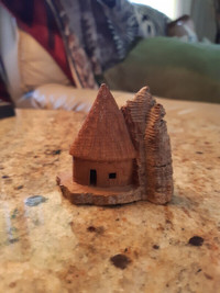 FIRST $25 TAKES IT ~ Miniature Hand Carved Hut ~