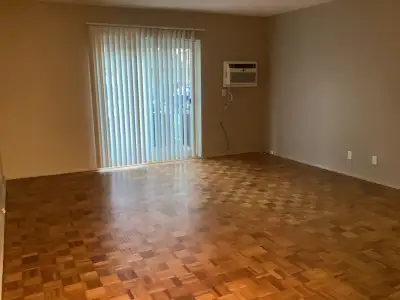 Clean, quiet boutique building with a respectful community atmosphere. UNIT DETAILS: - 1 bed / 1 bat...