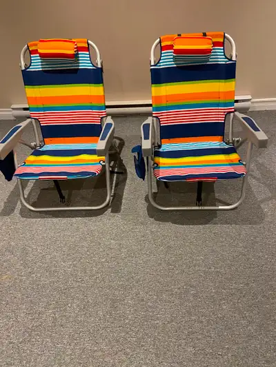 2 chaises de plage neuves, style sac à dos, View more