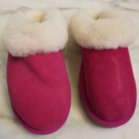 Pink Ugg Slippers Size 7