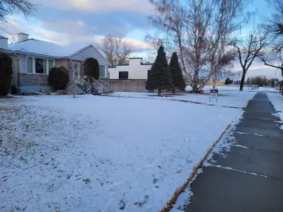 Basement suite close to Japenese Gardens and Henderson Lake . Nice neighborhood. One bedroom one bat...