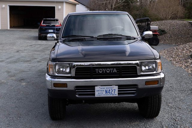 1990 Toyota pickup in Classic Cars in Cole Harbour - Image 4