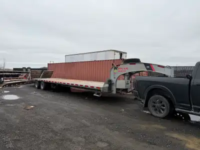 Gooseneck Trailer K - Trail 2021 Très peux utiliser, Pratiquement neuf Il possède un winch 18,000Lbs...