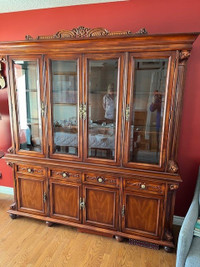 BEAUTIFUL ANTIQUE VINTAGE CHINA DISPLAY CABINET – SOLID WOOD