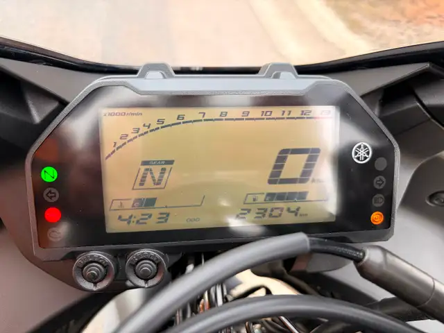 2024 Yamaha YZF-R3 – Single Owner – Only 2,304 km in Sport Bikes in Calgary - Image 5