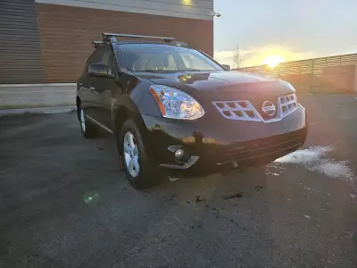 For sale is my 2013 Nissan Rogue SE AWD with 198,000 km. The vehicle runs and drives great, shifts s...