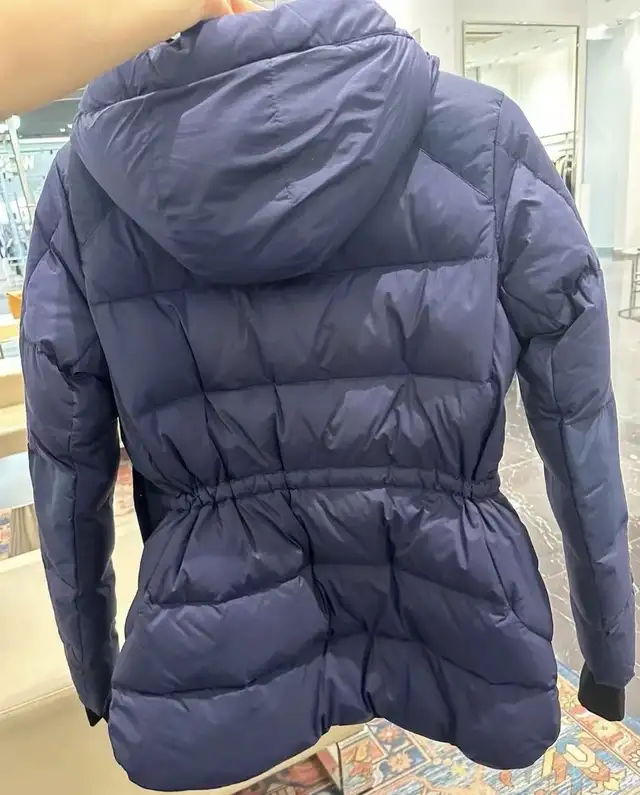 Canada goose Alison coat in Women's - Tops & Outerwear in Charlottetown - Image 3