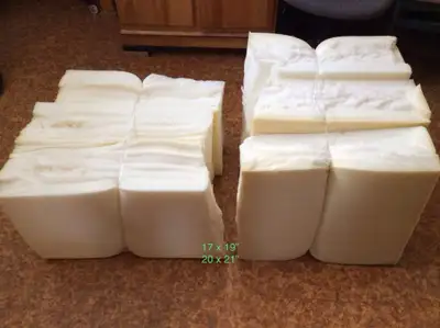 Paquets de mousse. Foam .  10$ chaque., View more