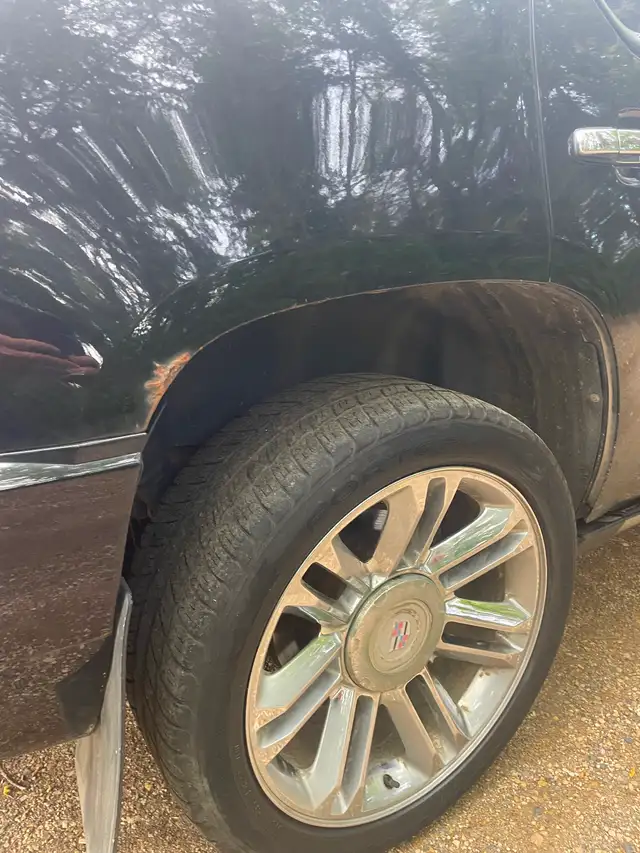 2012 Escalade Platinum551125938162913285