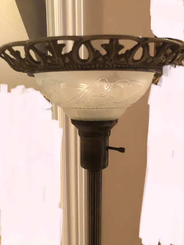 Gorgeous Standing Floor Lamp in Indoor Lighting & Fans in Markham / York Region - Image 7
