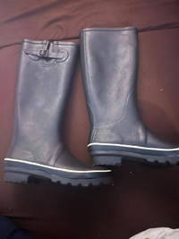 Rubber boots (size 8)